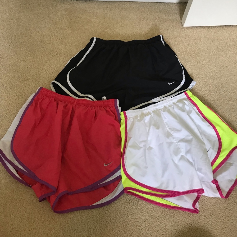BUNDLE - 3 Nike shorts women (medium + small)